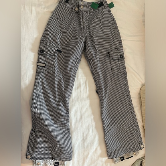 Roxy Snowboard Pants - Picture 1 of 2